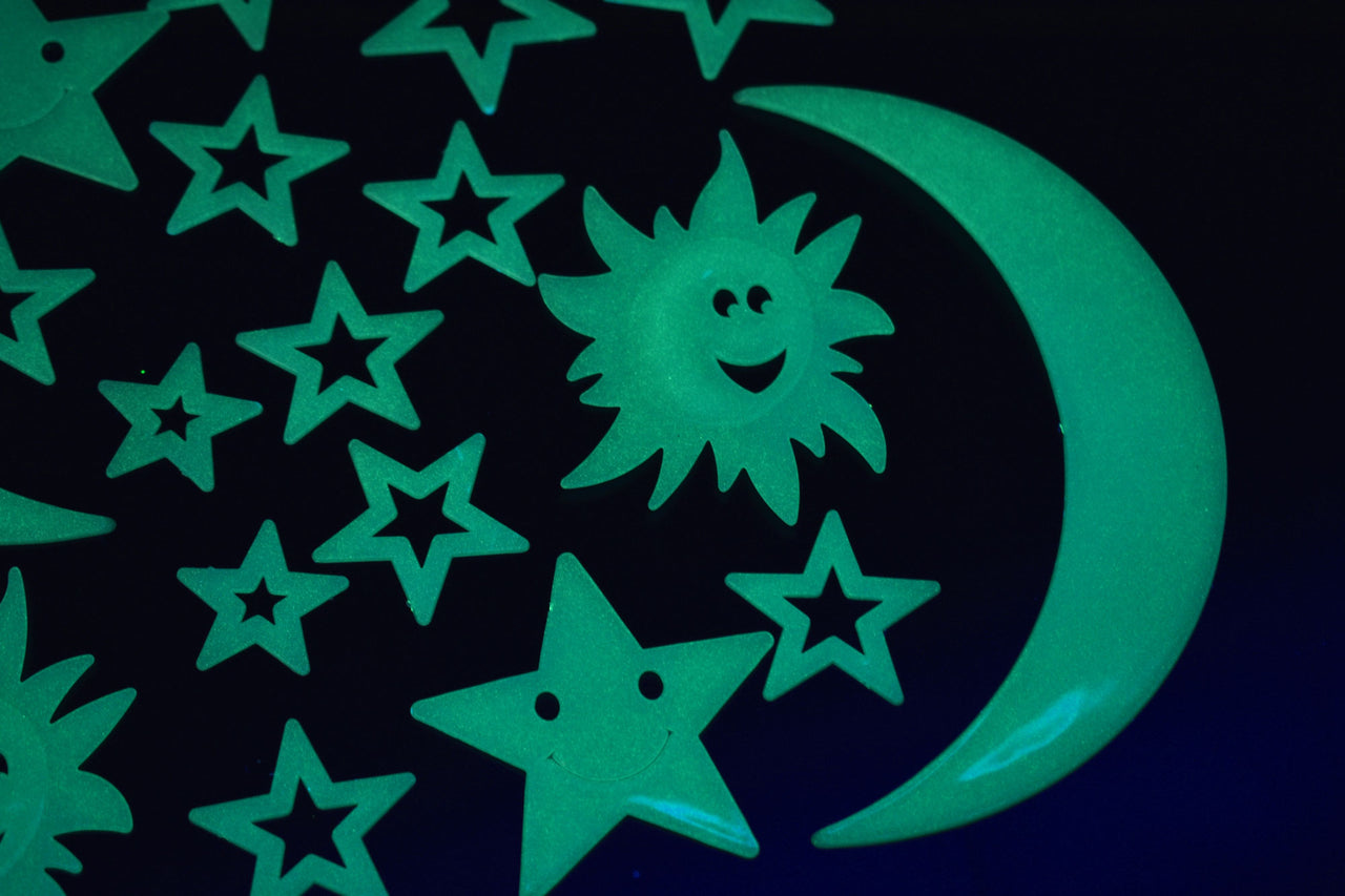 18 Piece Glow in the Dark Smile Stars Wall Ceiling Decor