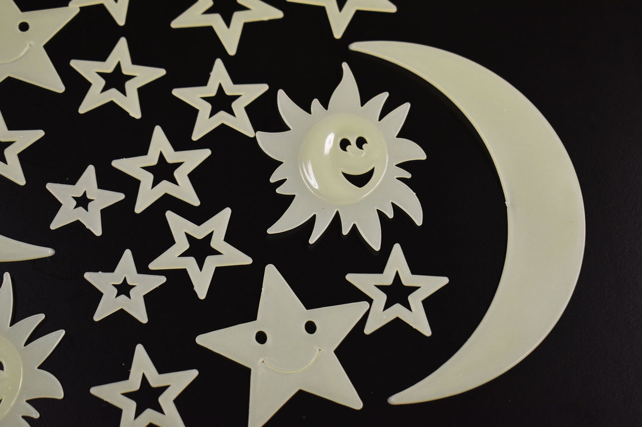 18 Piece Glow in the Dark Smile Stars Wall Ceiling Decor