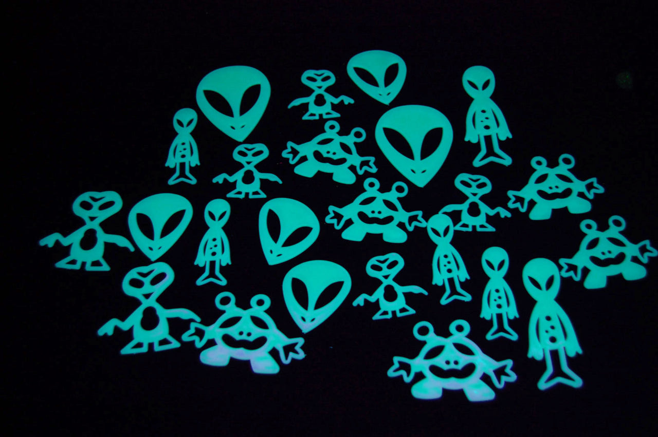 24 Piece Glow in the Dark Aliens Wall Ceiling Decor