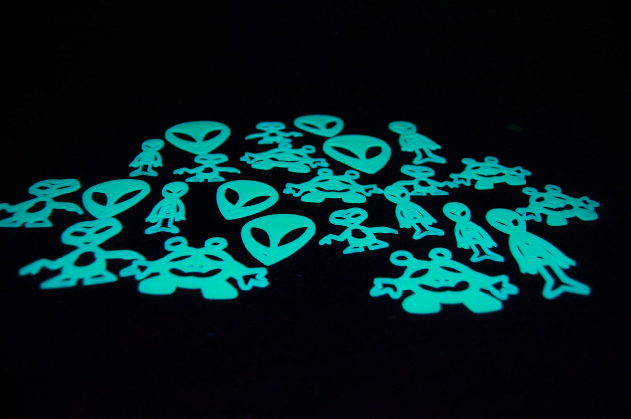 24 Piece Glow in the Dark Aliens Wall Ceiling Decor