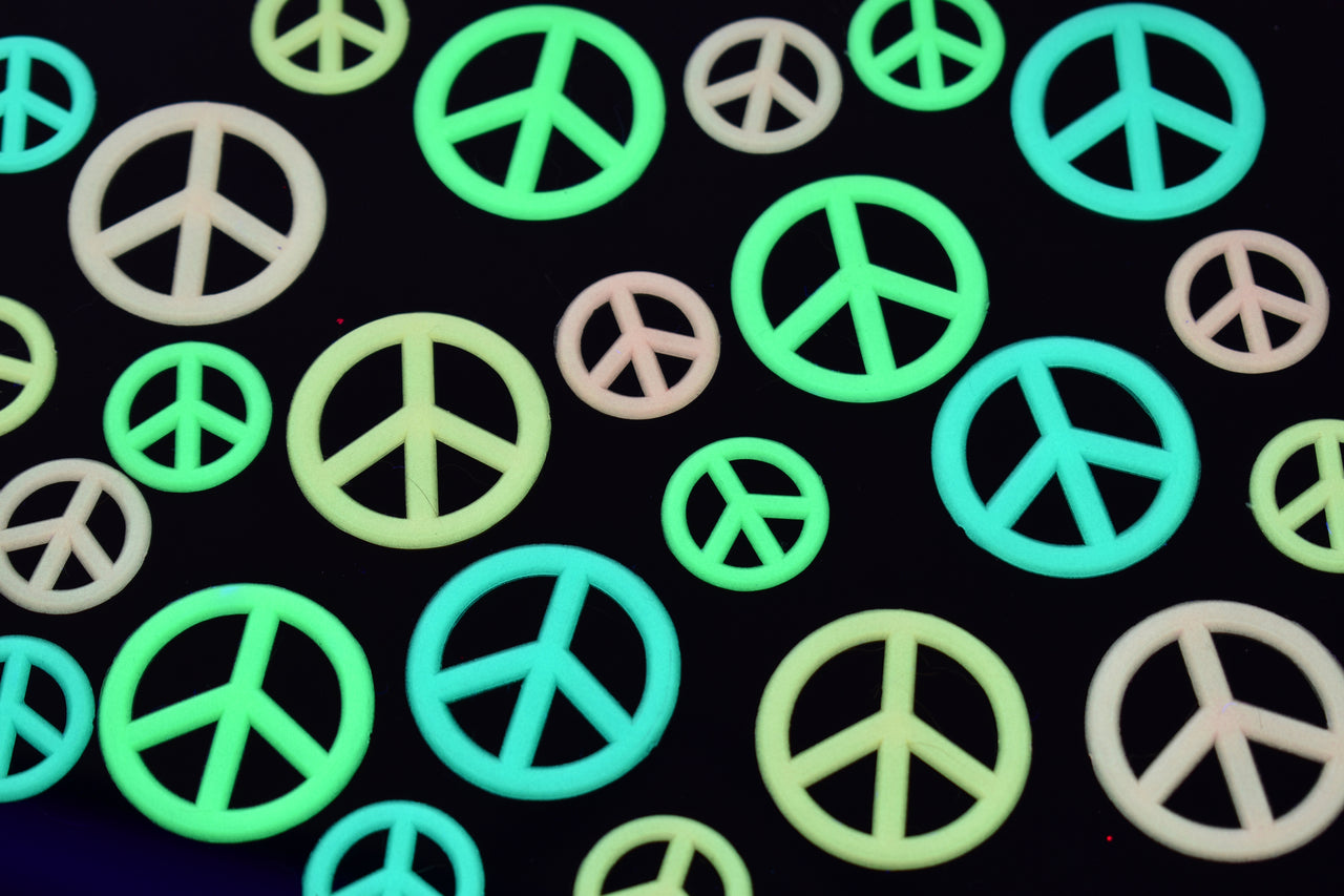 25 Piece Glow in the Dark Multicolor Peace Signs Wall Ceiling Decor