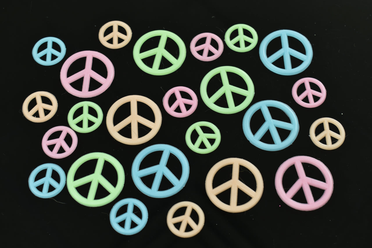 25 Piece Glow in the Dark Multicolor Peace Signs Wall Ceiling Decor