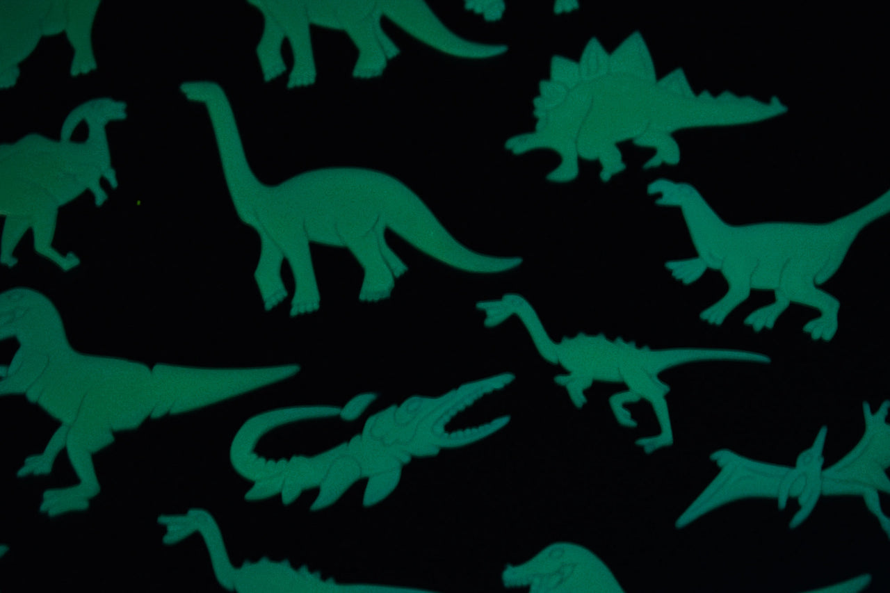 18 Piece Glow in the Dark Dinosaurs Wall Ceiling Decor